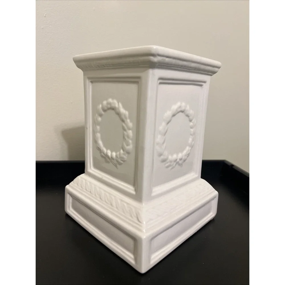 Vintage White Ceramics Bombay Pedestal Planter Stand Embossed Holiday Wreath 8